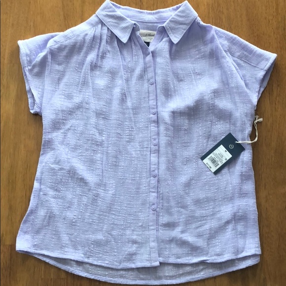 Lavender Universal threads button down top - Picture 3 of 4